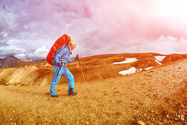 山中，冰岛的徒步旅行者 — 图库照片