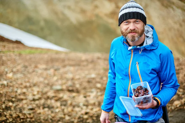 Male hiker in the mountains, Iceland — Stock Photo, Image