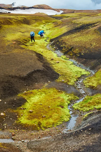 Туристів у горах, Ісландія — стокове фото