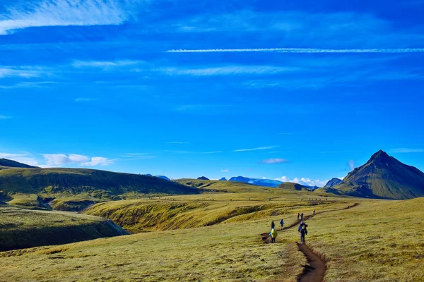 Excursionistas en las montañas, Islandia —  Fotos de Stock