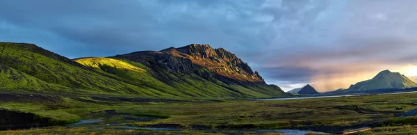 Vadisi Milli Parkı Landmannalaugar, İzlanda — Stok fotoğraf