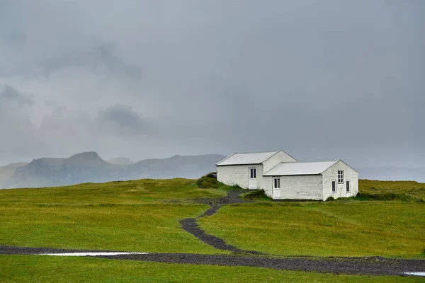 Haus auf dem See Hintergrund — Stockfoto