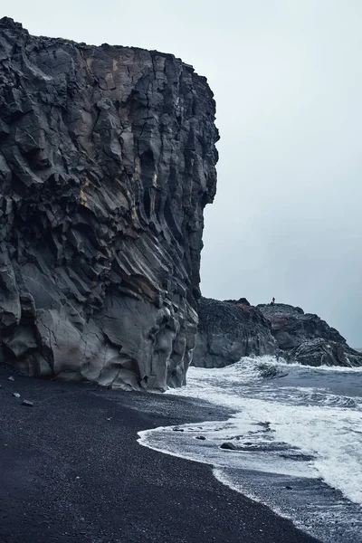 Praia negra na Islândia — Fotografia de Stock