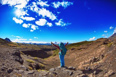 iz kadın uzun yürüyüşe çıkan kimse