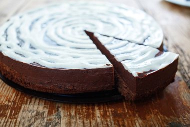 Ahşap arka plan üzerinde diyet kek