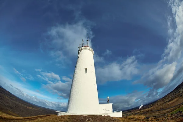 Reykjanesviti, le plus ancien phare islandais de la péninsule de Reykjanes — Photo