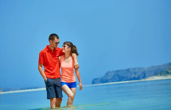 Paar am Strand. — Stockfoto