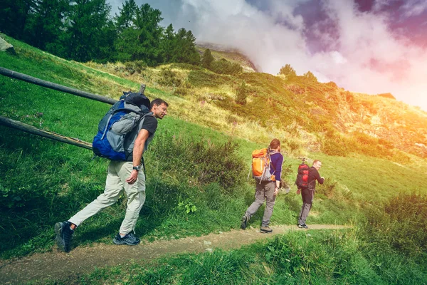 Tre vandringar i de schweiziska bergen — Stockfoto