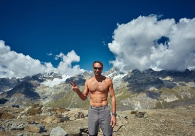 üst kısmındaki Kur fiyatı