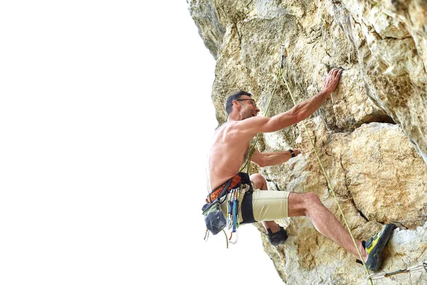 Man rock klimmer op de klif — Stockfoto
