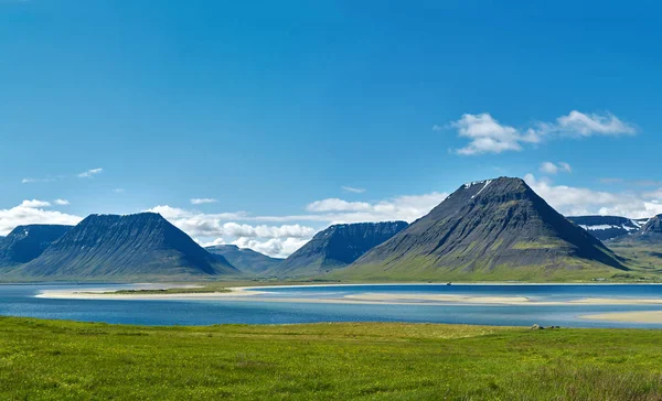 Beautiful sunrise over the fjord in Iceland — Stock Photo, Image