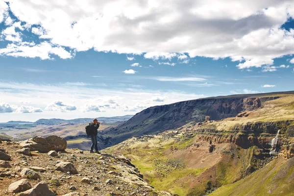 Güney İzlanda'daki meşhur Haifoss Şelalesi Vadisi