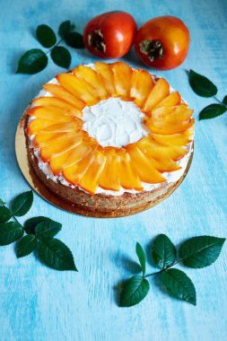 süzme peynir pasta ile Trabzon hurması