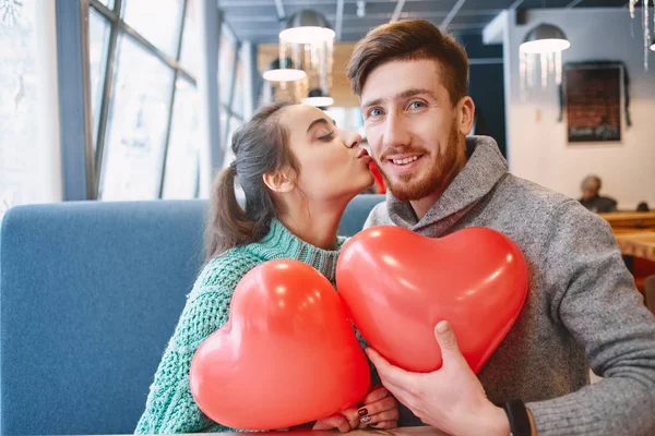 Par i kärlek i alla hjärtans dag — Stockfoto