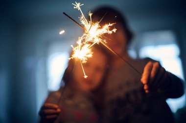 Bengal ışıklar çocuklarla