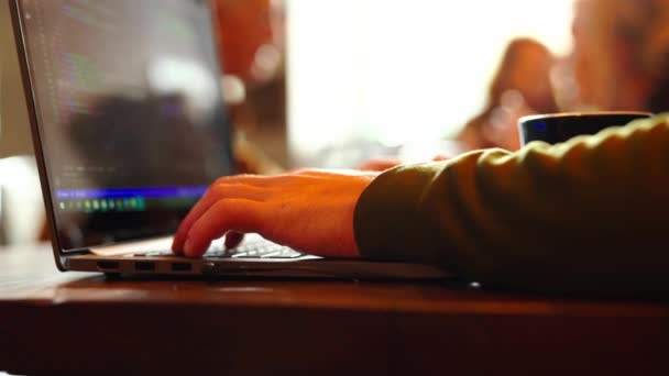 Closeup mans hands freelancer sitting in cafe working laptop — Vídeo de Stock