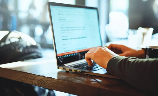 Closeup mans hands freelancer sitting in cafe working laptop — Fotografia de Stock