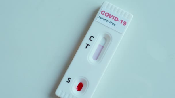 COVID-19 analizi için yakın çekim hızlı test — Stok video