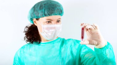 Coronavirus. Kan örneği. Pozitif Test.