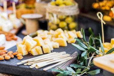 Rustic Style. seçmeli Odak Noktası 'nda zeytin peyniri barı. Açık havada. Kapat..