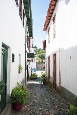 Brangana Portekiz 'in tipik caddesi.