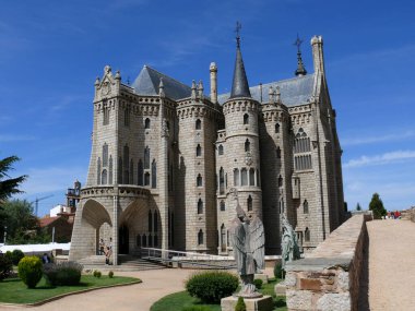 Astorga 'daki neo-gotik piskoposluk sarayının manzarası, Leon