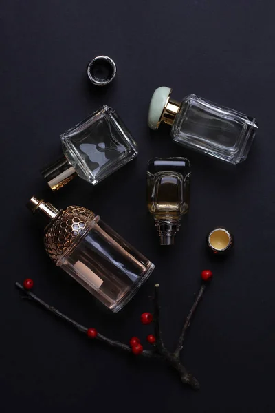 Beaux Parfums Arôme Sur Fond Sombre — Photo