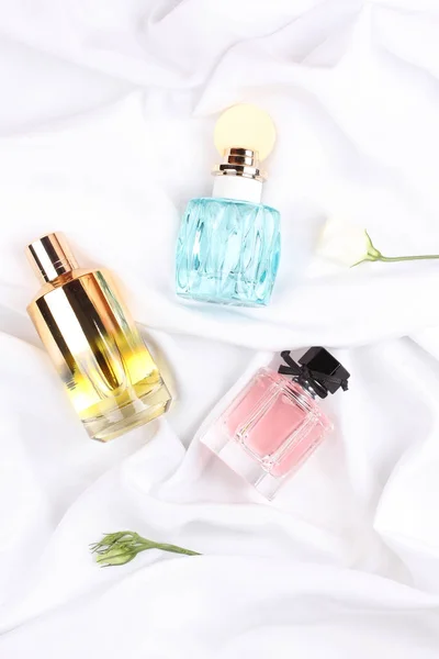 Set Aroma Perfumes Rose Flowers White Background — Stock Photo, Image