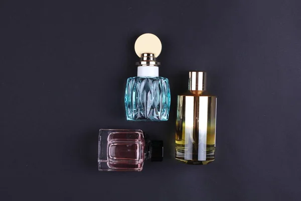 Diseño Conjunto Botellas Perfumes Lujo Sobre Fondo Negro — Foto de Stock