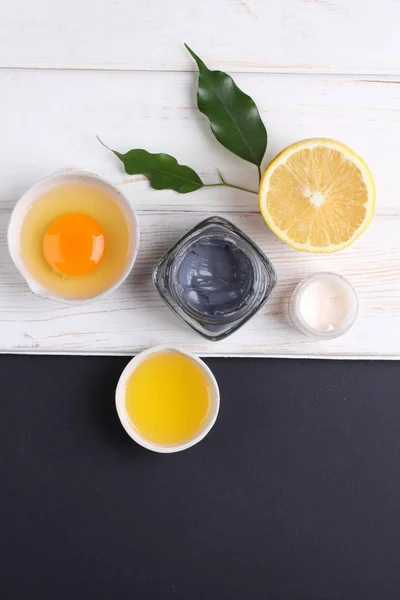 Top View Organic Cosmetics Set Creams Lemon Slice Egg Yolk — ストック写真