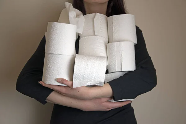 Toilettenpapier Horten Schwarzes Hemd Frau — Stockfoto