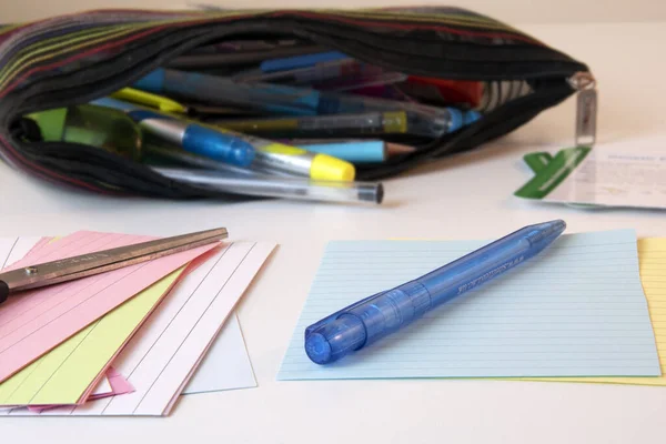 Birou Homeschooling Pentru Copii Carcasă Creion Stilou Hârtie — Fotografie, imagine de stoc