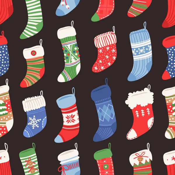 Handgezeichnete nahtlose Muster mit Weihnachtssocken für Geschenke. Urlaub im Hintergrund. abstrakte Doodle-Zeichnung. Vektor Art Illustration — Stockvektor