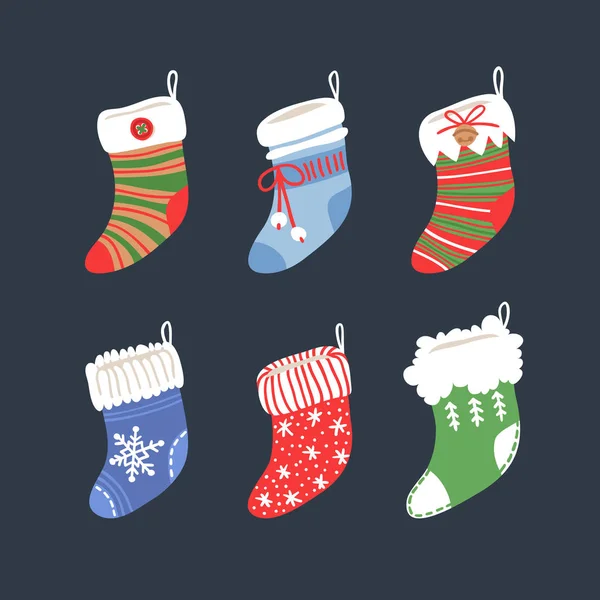 Conjunto dibujado a mano de calcetines de Navidad para regalos. Fondo de vacaciones. Dibujo abstracto de garabatos. ilustración de arte vectorial — Vector de stock