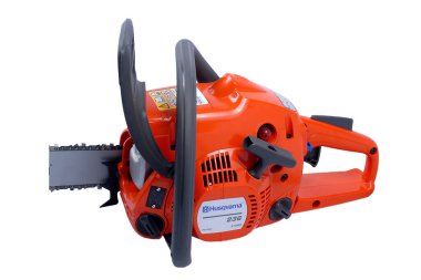Husqvarna 445; elektrikli testere benzini