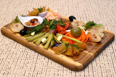 Geleneksel Romanya yemekleri için menü