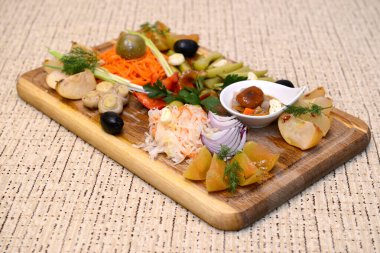 Geleneksel Romanya yemekleri için menü