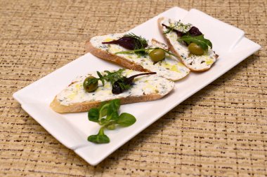 Geleneksel Romanya yemekleri için menü