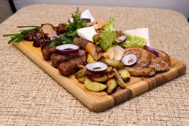 Geleneksel Romanya yemekleri için menü