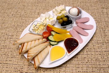 Geleneksel Romanya yemekleri için menü