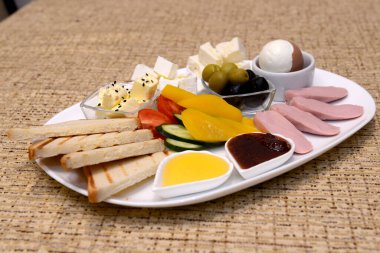 Geleneksel Romanya yemekleri için menü