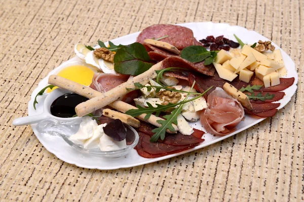 Geleneksel Romanya yemekleri için menü