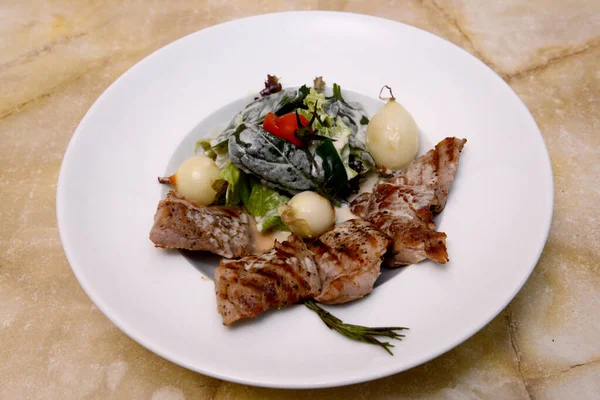 Geleneksel Romanya yemekleri için menü