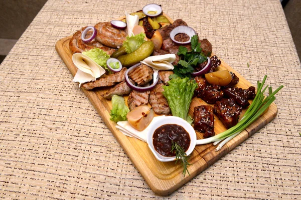 Geleneksel Romanya yemekleri için menü