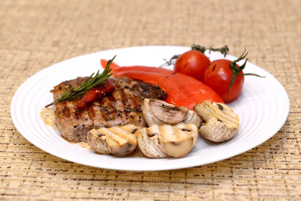 Geleneksel Romanya yemekleri için menü