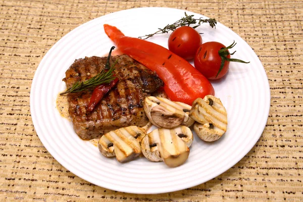 Geleneksel Romanya yemekleri için menü