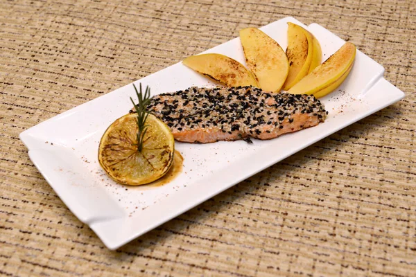 Geleneksel Romanya yemekleri için menü