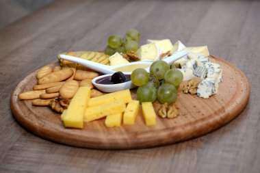 Geleneksel Romanya yemekleri için menü