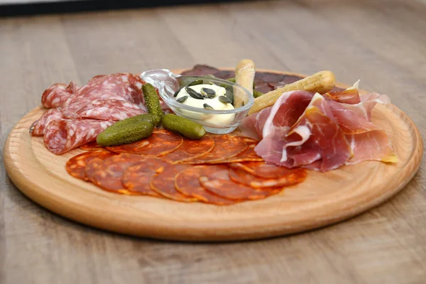 Geleneksel Romanya yemekleri için menü