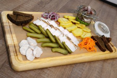 Geleneksel Romanya yemekleri için menü